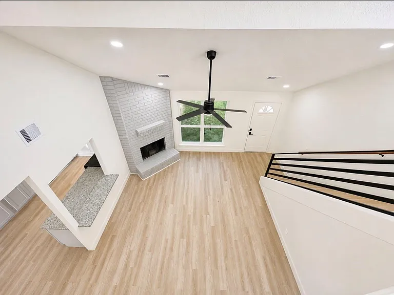 6706 Dinner Creek Ct — Photo 3