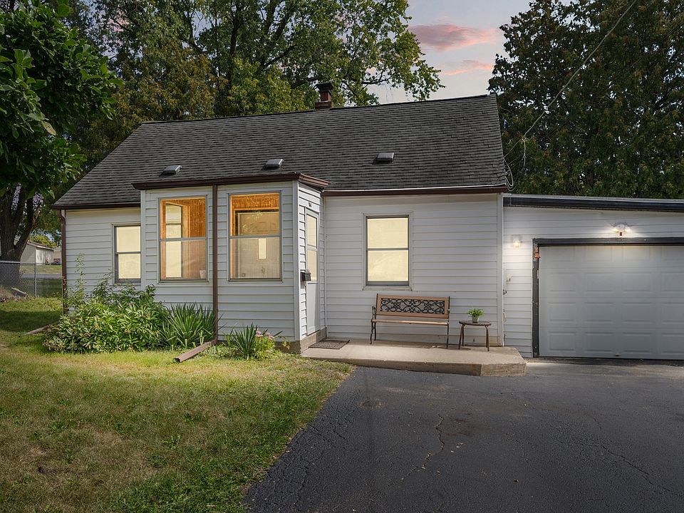 1st image of 164 Oak Dr