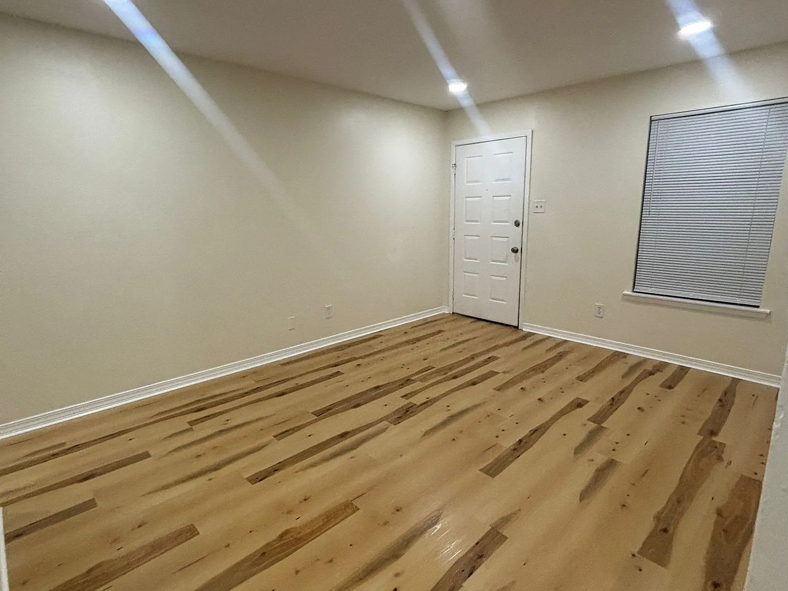 2 bed, 800 sqft, $1,200 — Photo 3