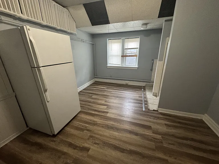 189 Lake Ave — Photo 3