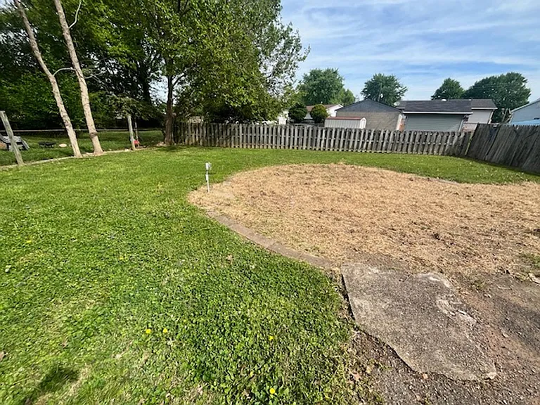6109 Toebbe Ln — Photo 3