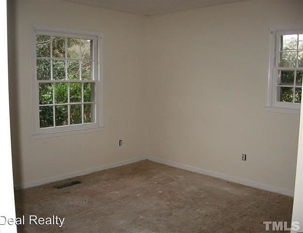 2nd image of 304 November St