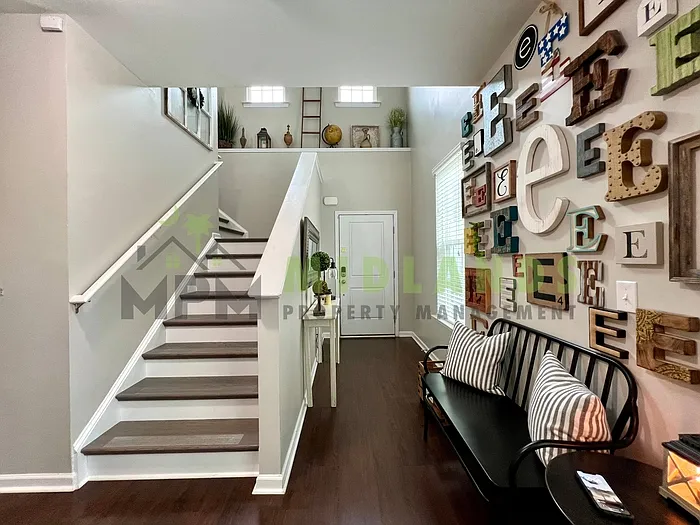 612 Calypso Ct — Photo 3