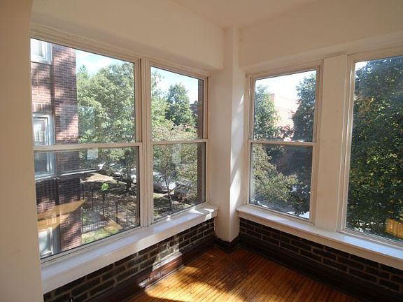 3rd image of 4418 N Wolcott Ave #3F
