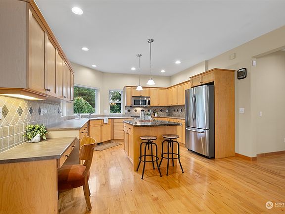 5th image of 4615 Parkhurst Drive