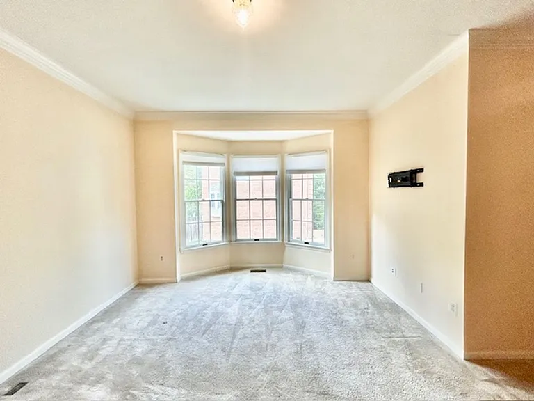 7503 Westmore Dr — Photo 3