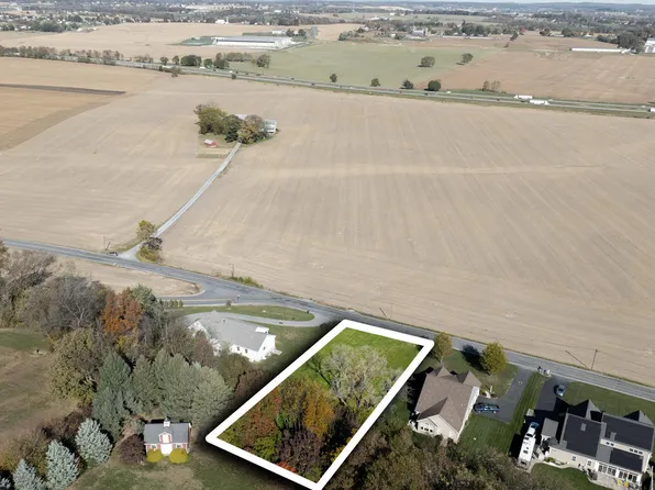 786 Fairview Rd, Mount Joy, PA 17552