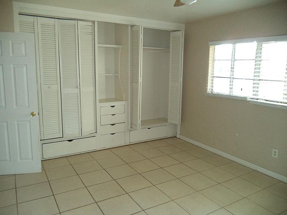4th image of 2134 Bayou Grande Blvd NE