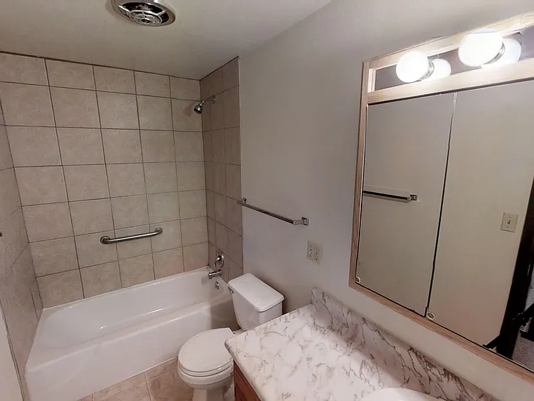 708 S Prairie Ave — Photo 7