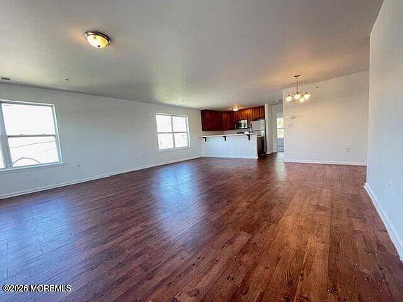 4th image of 306 Main St #203