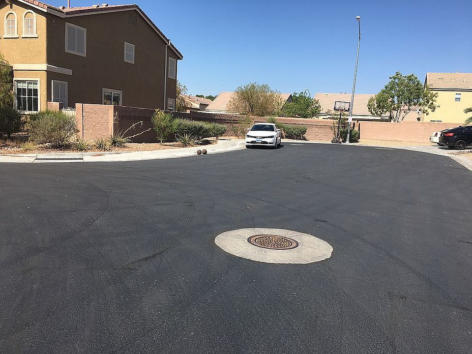 2nd image of 428 Bright Moon Ave