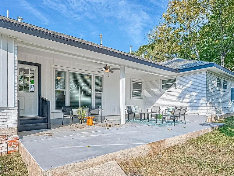 1310 Antigua Ln — Photo 18