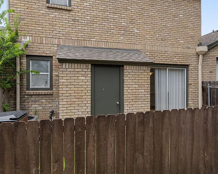 1015 E Yager Ln #79 — Photo 26