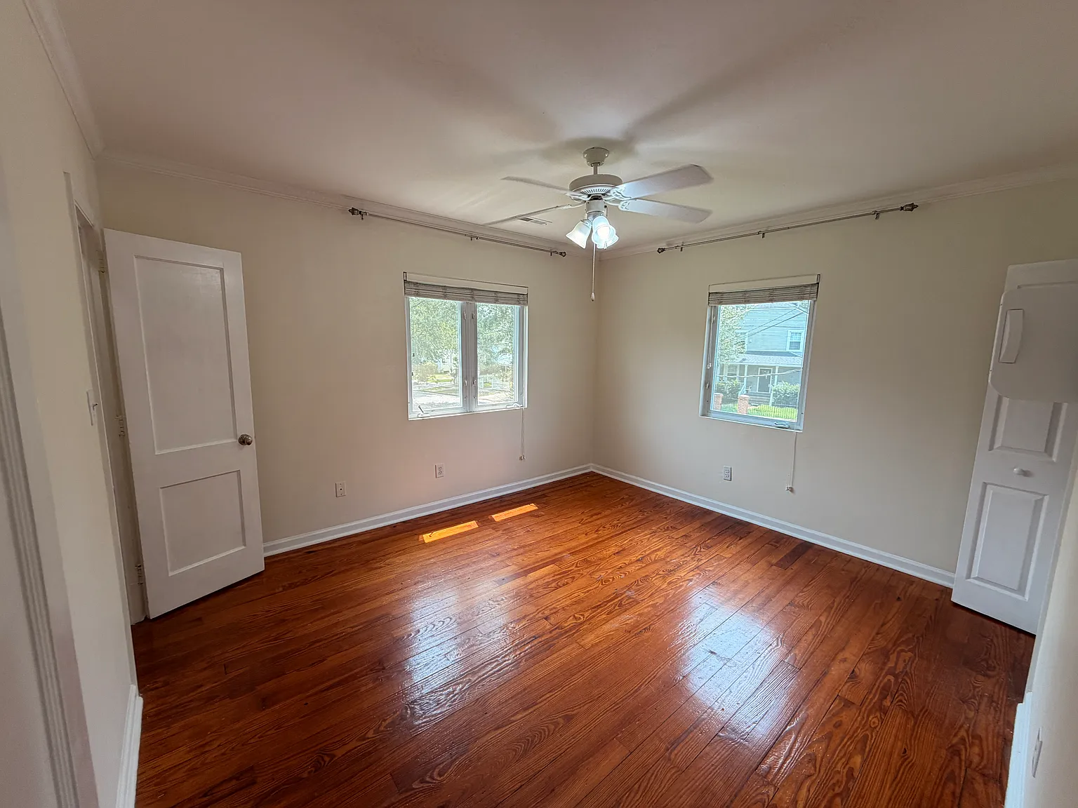2 bed, 1.5 bath, 924 sqft, $3,150 — Photo 2