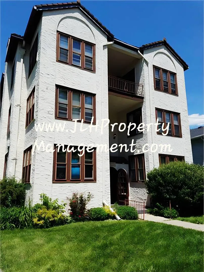 624 W. Stephenson St - 3 — Photo 1