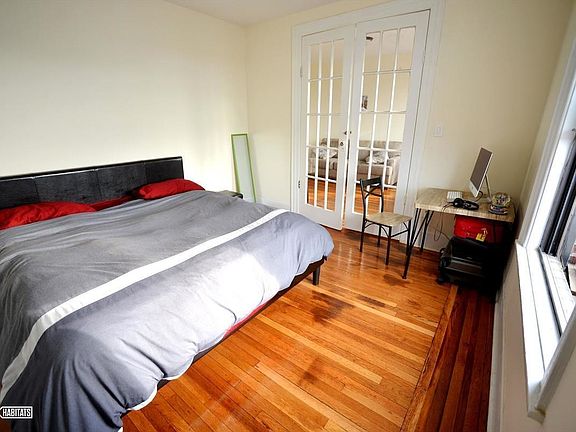 4th image of 3011 34th St APT 5E