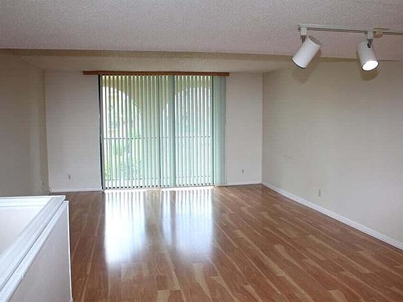 2nd image of 2820 Tennis Club Dr APT 202