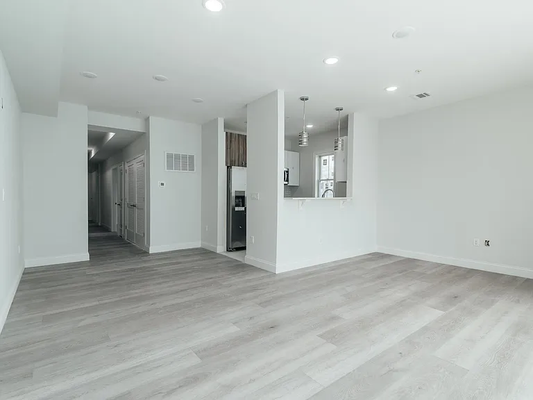 144 Bergen Ave #2A — Photo 8