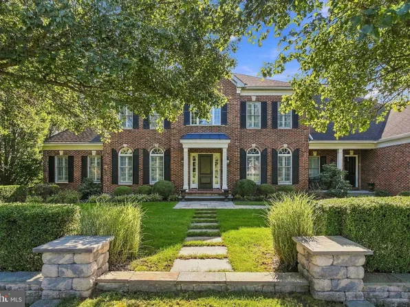 3 Rossiter Cir, New Hope, PA 18938
