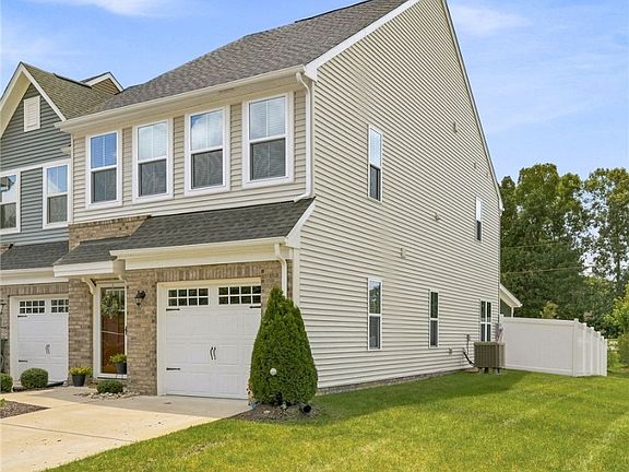 2nd image of 10877 Genito Square Dr