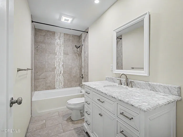 152 Center Ave — Photo 11