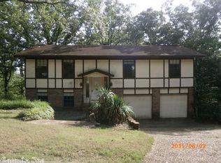 1318 Starfield Rd, N Little Rock, AR 72116