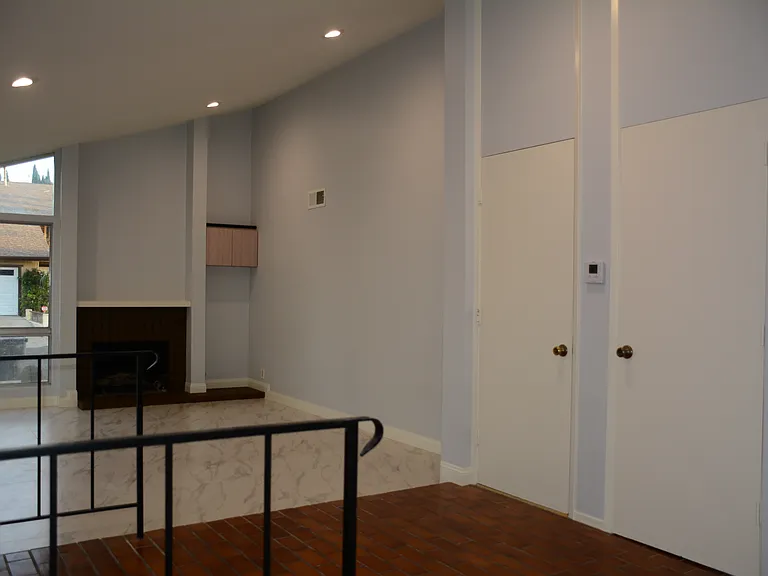 2135 Dashwood St — Photo 15