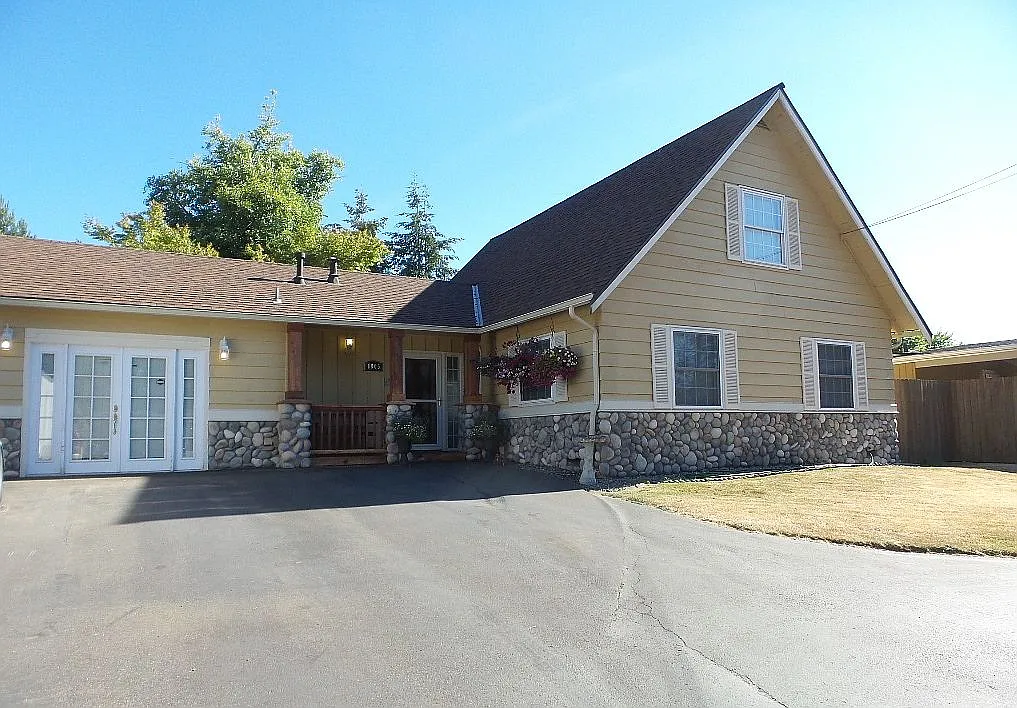 1805 S 264th Pl photo 1