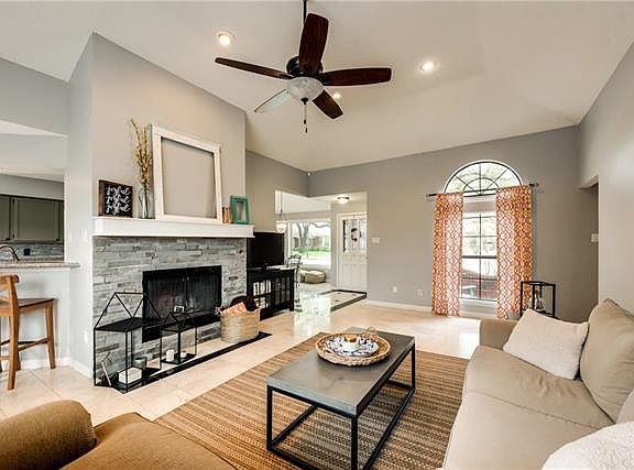 4th image of 346 Parkwood Ln