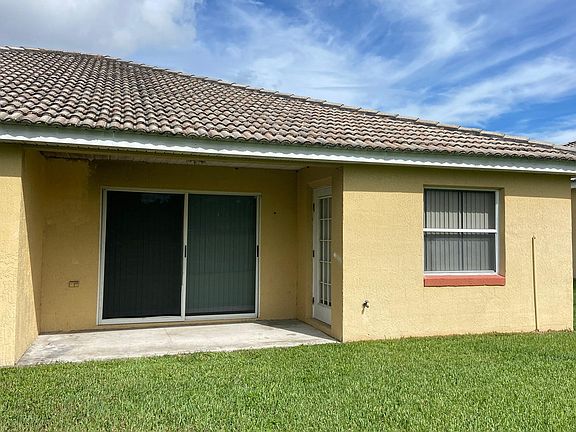 Rear covered porch