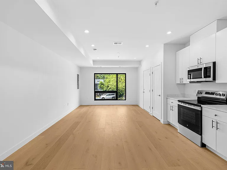 2530 B Elvans Rd SE — Photo 15