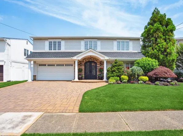 3411 Hewlett Avenue, Merrick, NY 11566