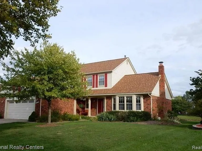 5164 Crowfoot Dr — Photo 1