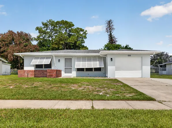732 SW RAVENSWOOD Lane, Port St Lucie, FL 34983