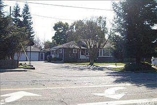 2nd image of 2220 E Hawkeye Ave