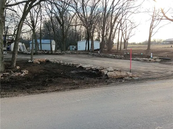 66 & 70 Redwood Ln, Lacygne, KS 66040