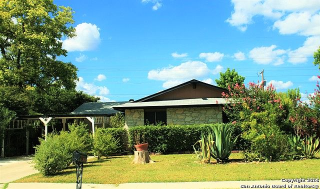 1st image of 10903 Lazy Oaks Dr