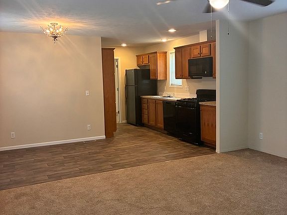 4th image of 115 Carriage Ln
