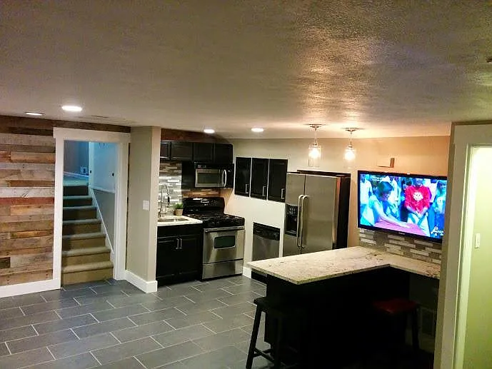 2263 S 1700 E — Photo 6