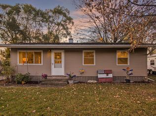 413 8th Ave, Three Rivers, MI 49093