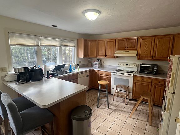 2nd image of 286 Newtonville Ave