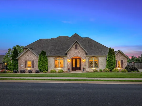 2970 Laurel Cir, Centerton, AR 72719