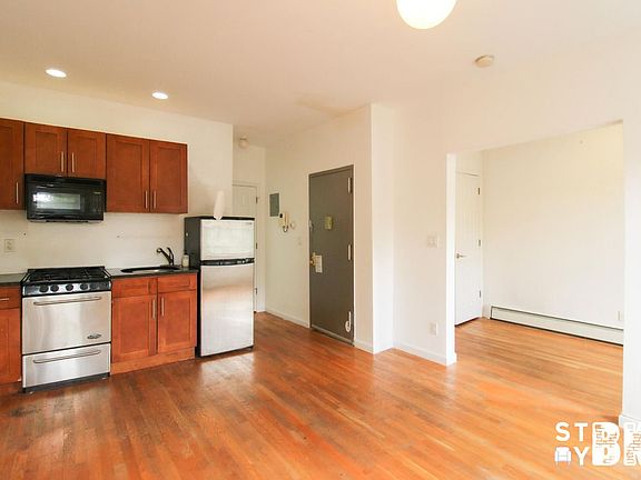 3rd image of 78 Halsey St APT 4