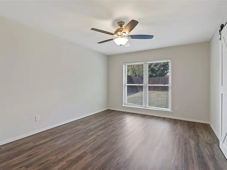 2601 Knoll Trl — Photo 33