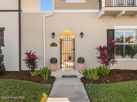 3rd image of 2253 Zuma Ln