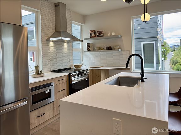 2nd image of 6953 42nd Avenue S
