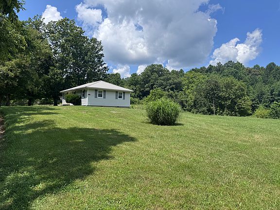 2nd image of 350 Tanyard Hollow Rd