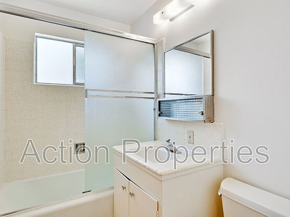 2nd image of 376 View St Unit 6