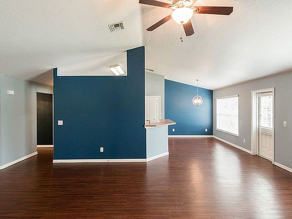 2nd image of 1010 Chisholm Estates Dr