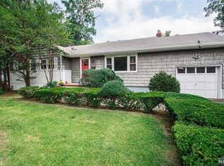 424 Holly Ave, Paramus, NJ 07652
